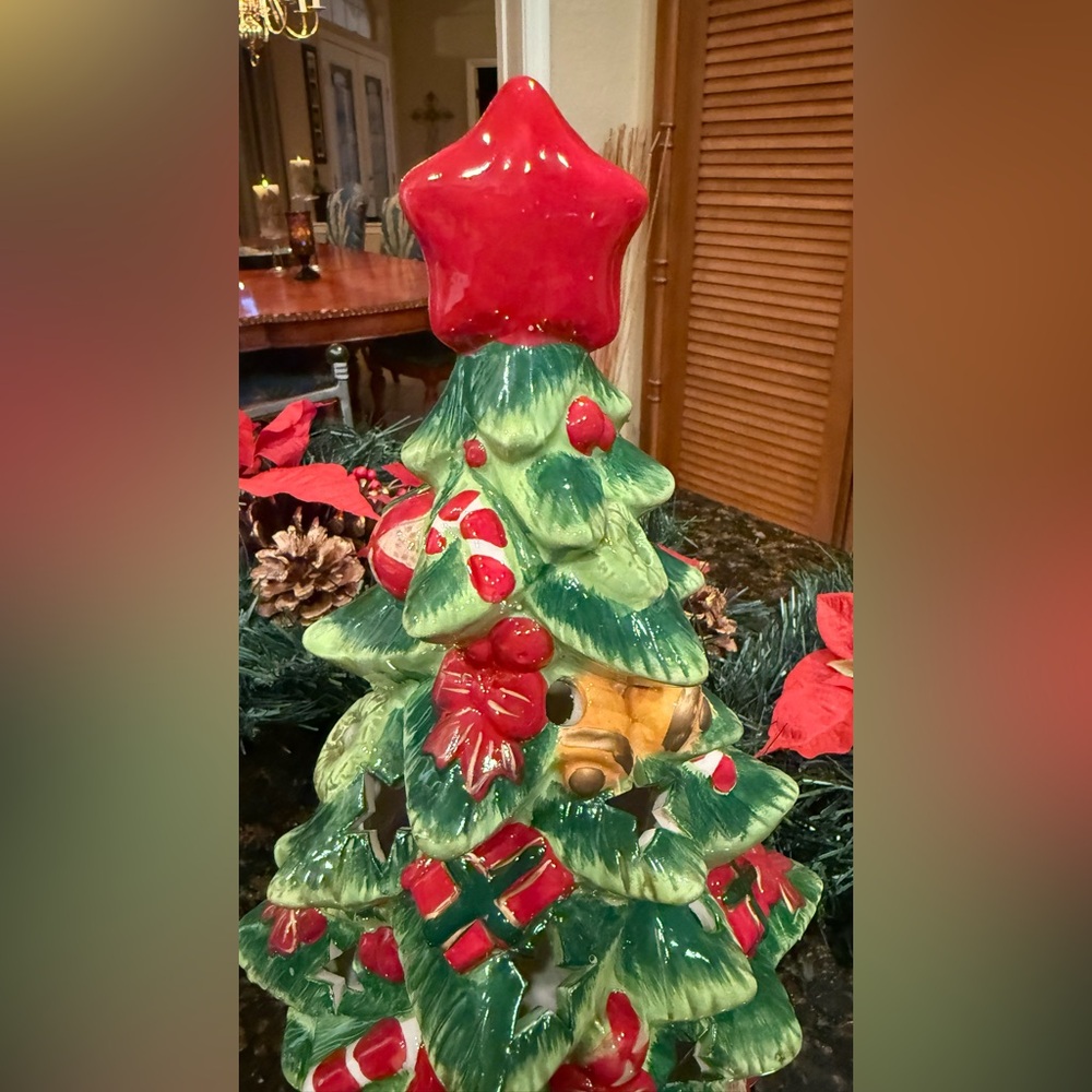 Festive Ceramic Christmas Tree with Red Star - Picture 4 of 10
